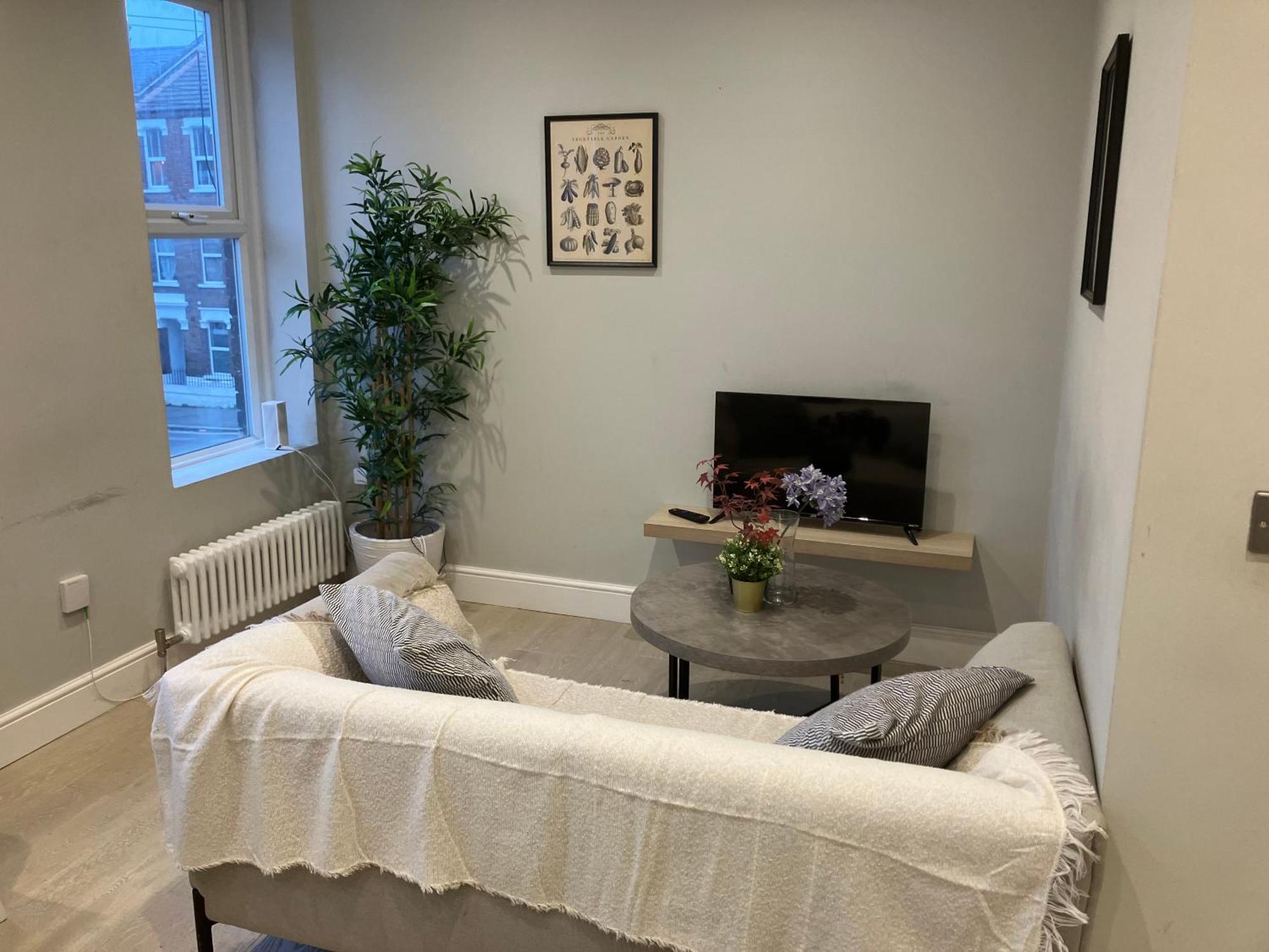 Brilliant 2 Bed Apartment - Spacious, Central & Well-Connected Londýn Exteriér fotografie