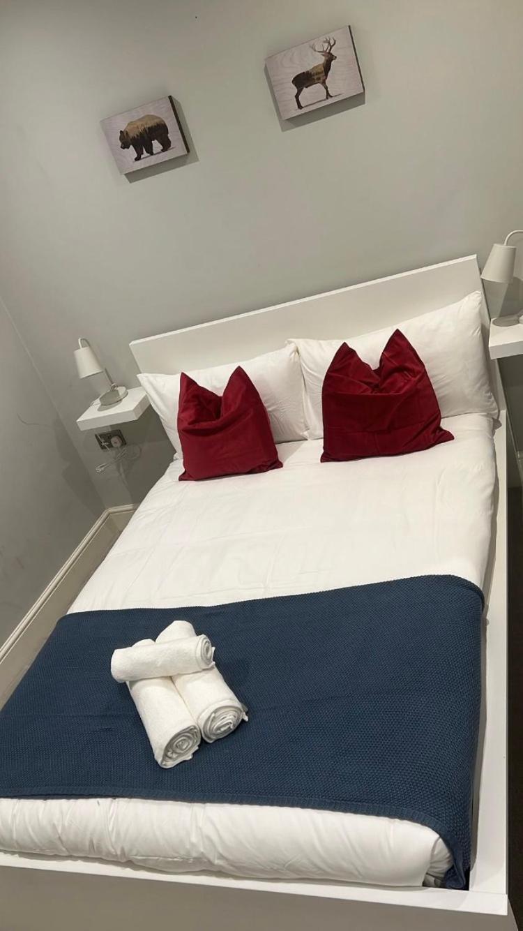 Brilliant 2 Bed Apartment - Spacious, Central & Well-Connected Londýn Exteriér fotografie