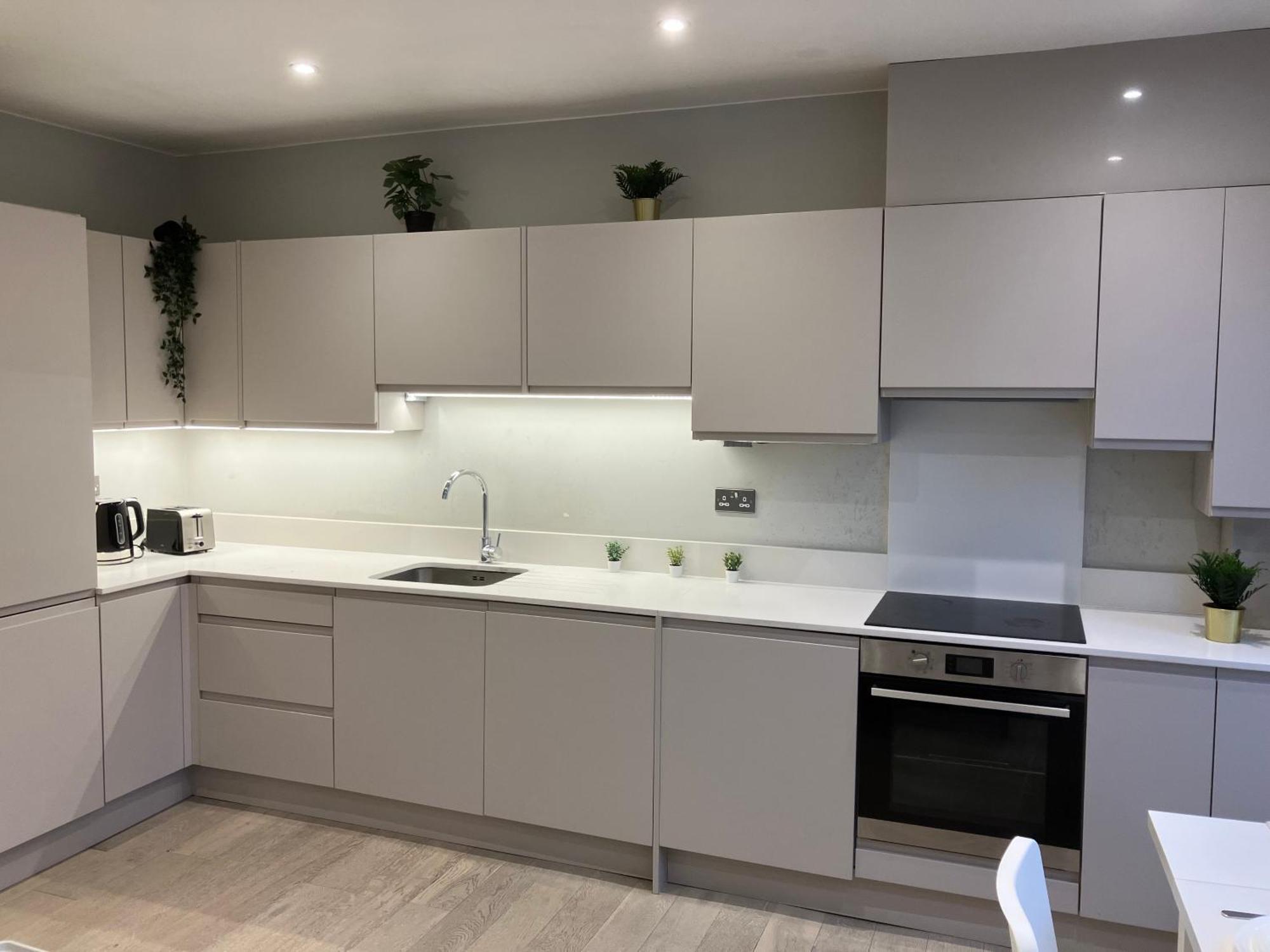 Brilliant 2 Bed Apartment - Spacious, Central & Well-Connected Londýn Exteriér fotografie