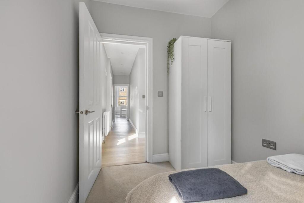 Brilliant 2 Bed Apartment - Spacious, Central & Well-Connected Londýn Exteriér fotografie