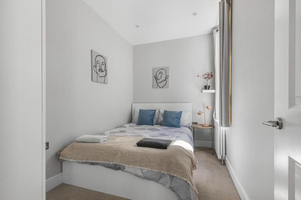 Brilliant 2 Bed Apartment - Spacious, Central & Well-Connected Londýn Exteriér fotografie