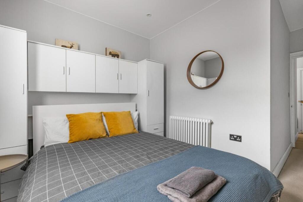 Brilliant 2 Bed Apartment - Spacious, Central & Well-Connected Londýn Exteriér fotografie